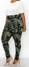 Load image into Gallery viewer, Lovable Curve Camo Leggings
